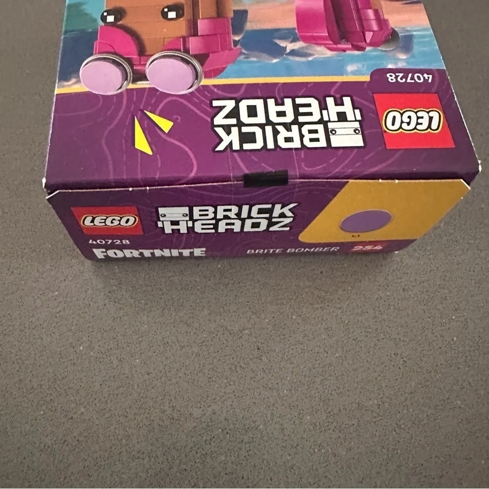 LEGO BrickHeadz 40728 Brite Bomber – Fortnite – 151 Pieces – Promotional Set